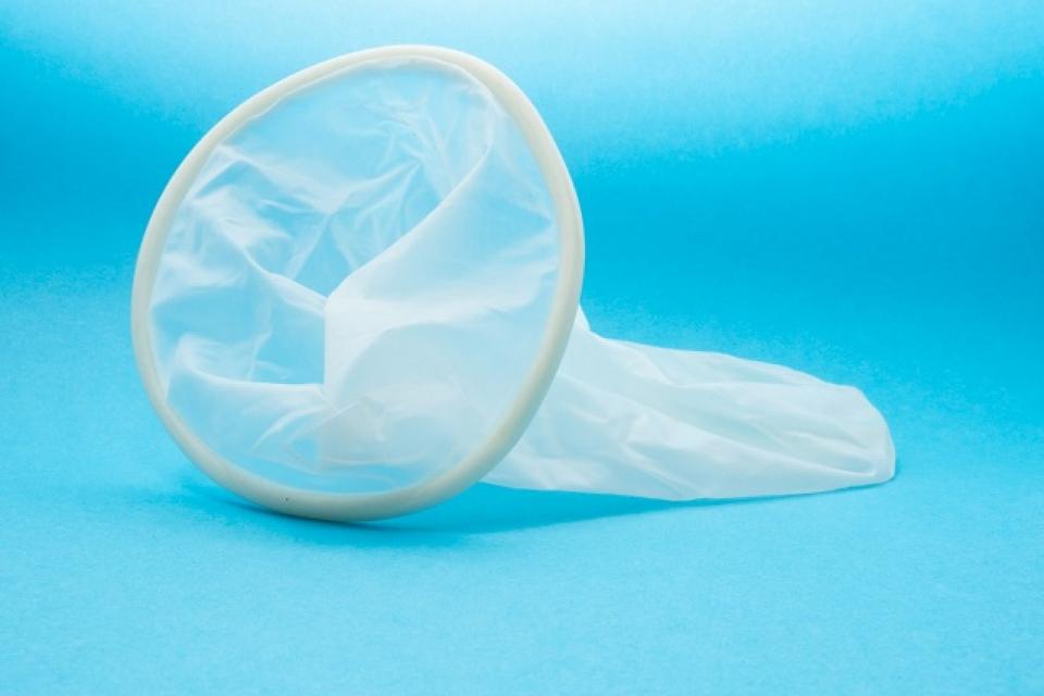 Hoe worden condooms getest?