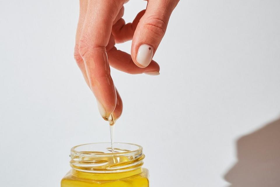 Massageolie en glijmiddel combineren of niet?