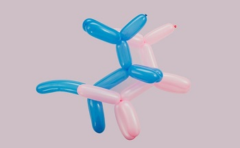 doggy style; seks op z'n hondjes. De ontvanger staat recht voor de penetrerende partner. kan afstandelijk voelen op een manier voelt dieren slaat meegekregen. De man zit een paar treden lager