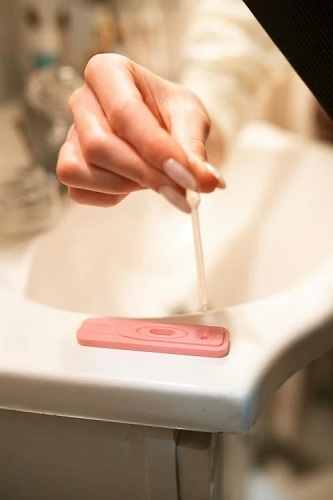 zwangerschapstest positief zwangerschapstest meet werkt een zwangerschapstest test negatief test meet urine aanwezig