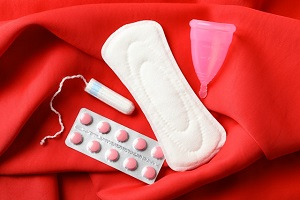 Kun je tijdens je menstruatie zwanger raken? Ja, als je onbeschermde seks hebt wel. Kun je tijdens je menstruatie zwanger raken? Ja, als je onbeschermde seks hebt wel.